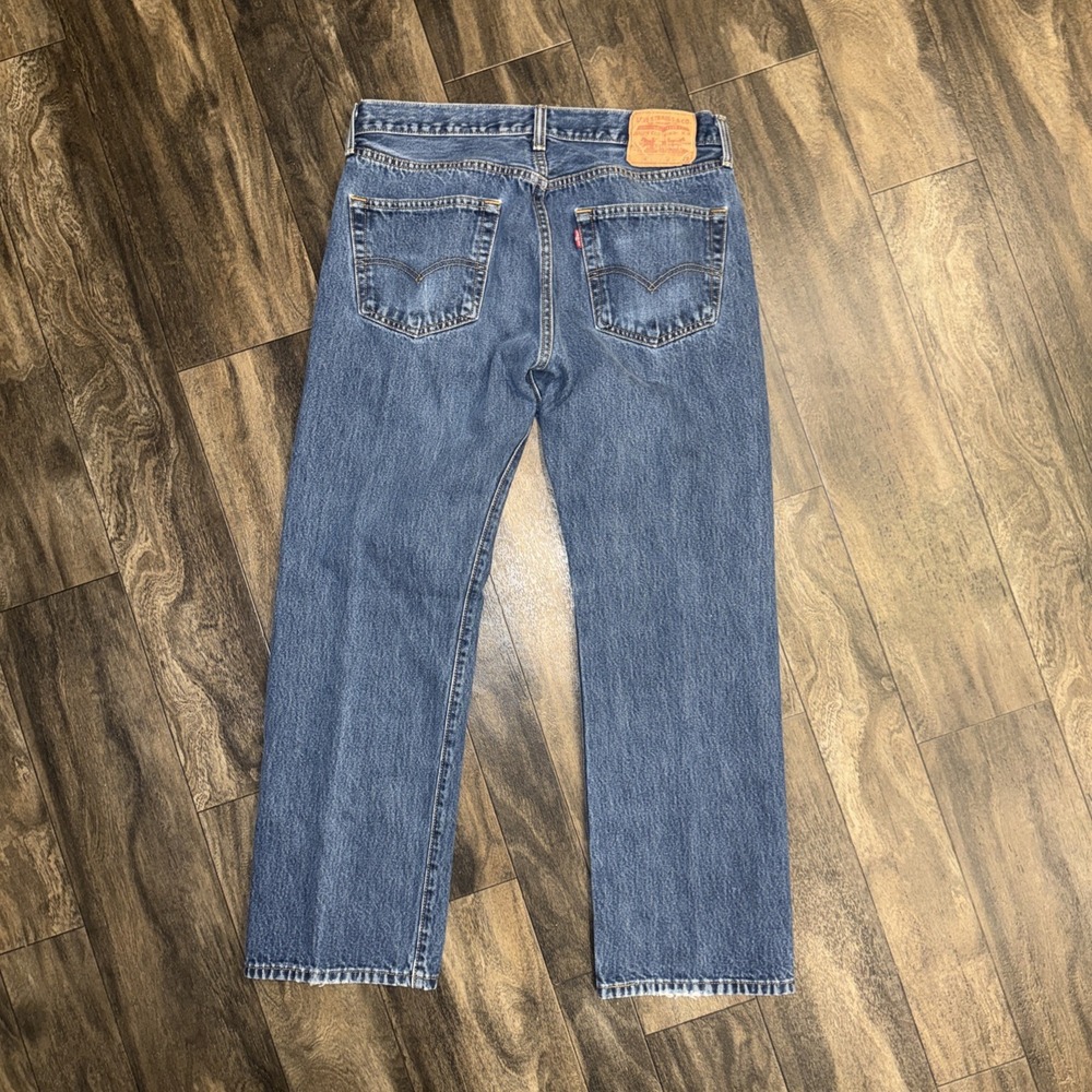 Vintage Levi's 505 Medium Wash Denim Jeans Straight Leg Men's 34x29 Button-Fly